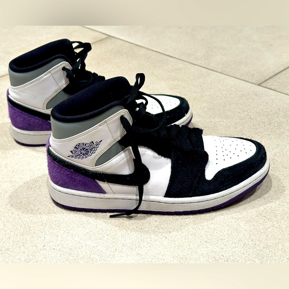 Jordan 1 Mid SE Purple, 8M. Barely worn!